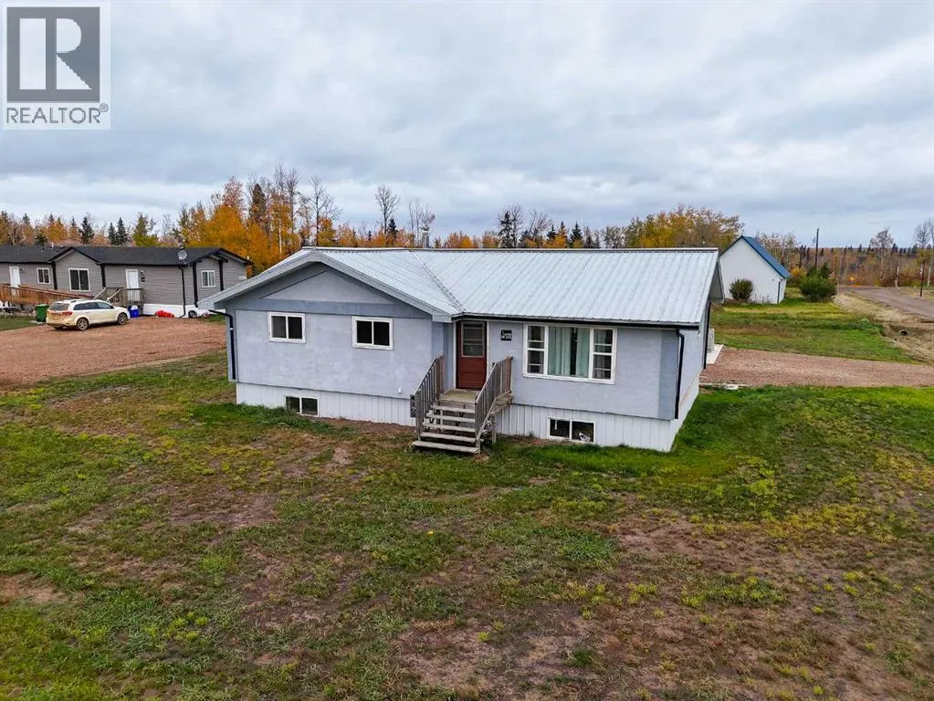 5702 44 Ave