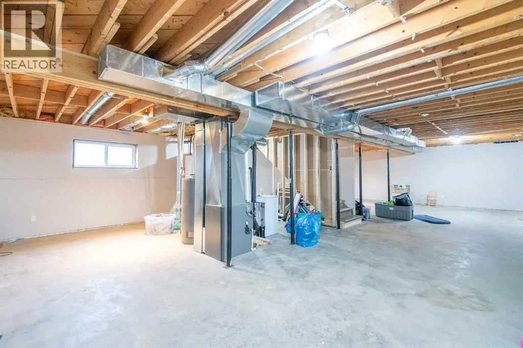 5702 44 Ave