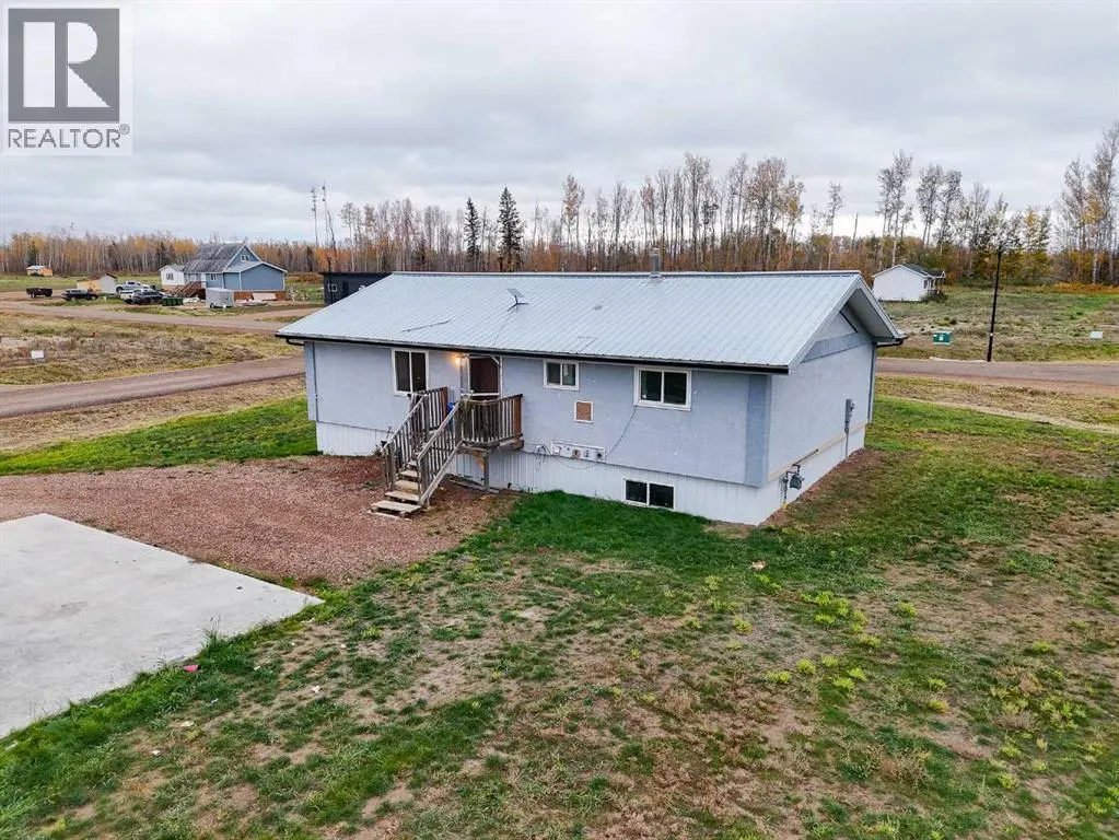 5702 44 Ave