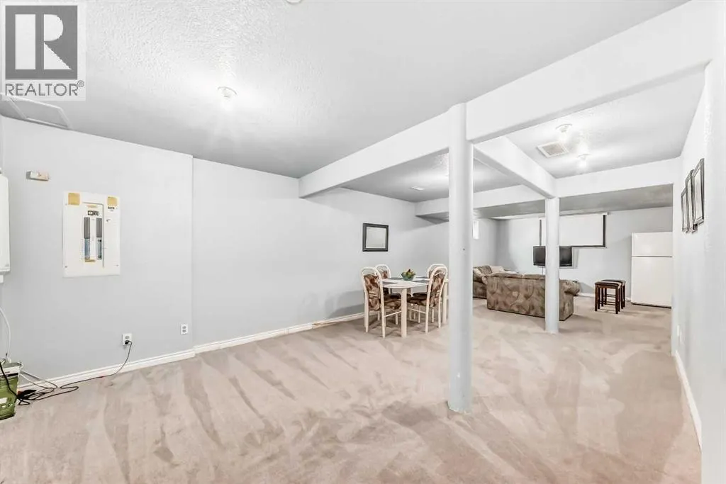 307 Panatella Court NW