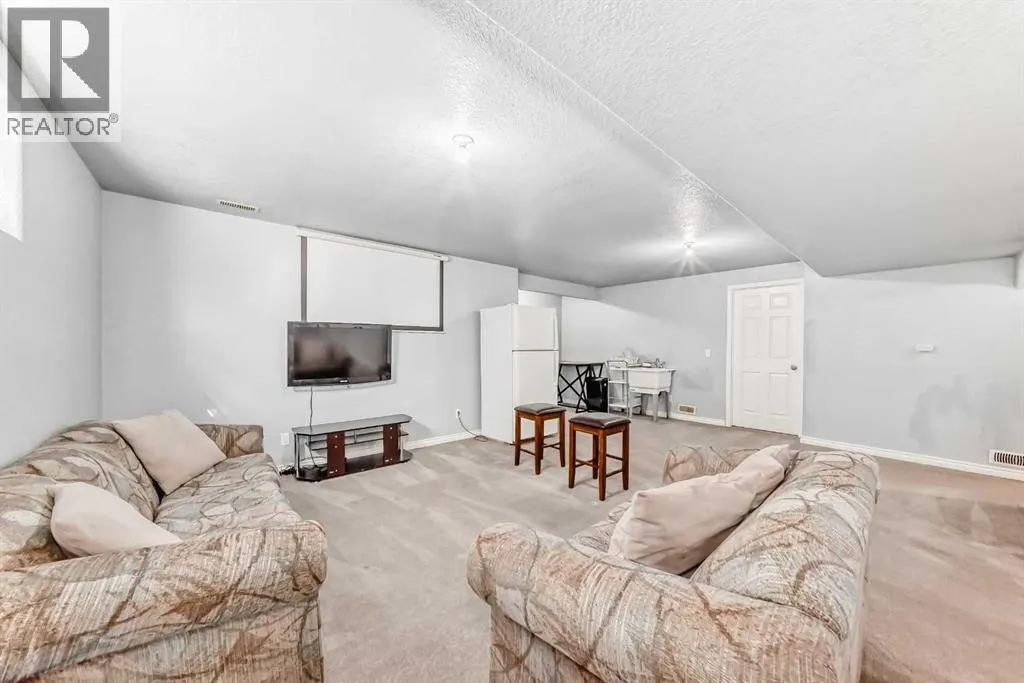 307 Panatella Court NW