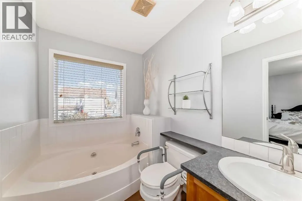 307 Panatella Court NW