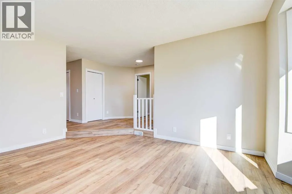 112 Dixon Crescent