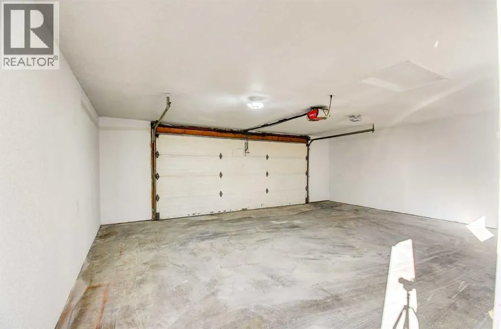 112 Dixon Crescent