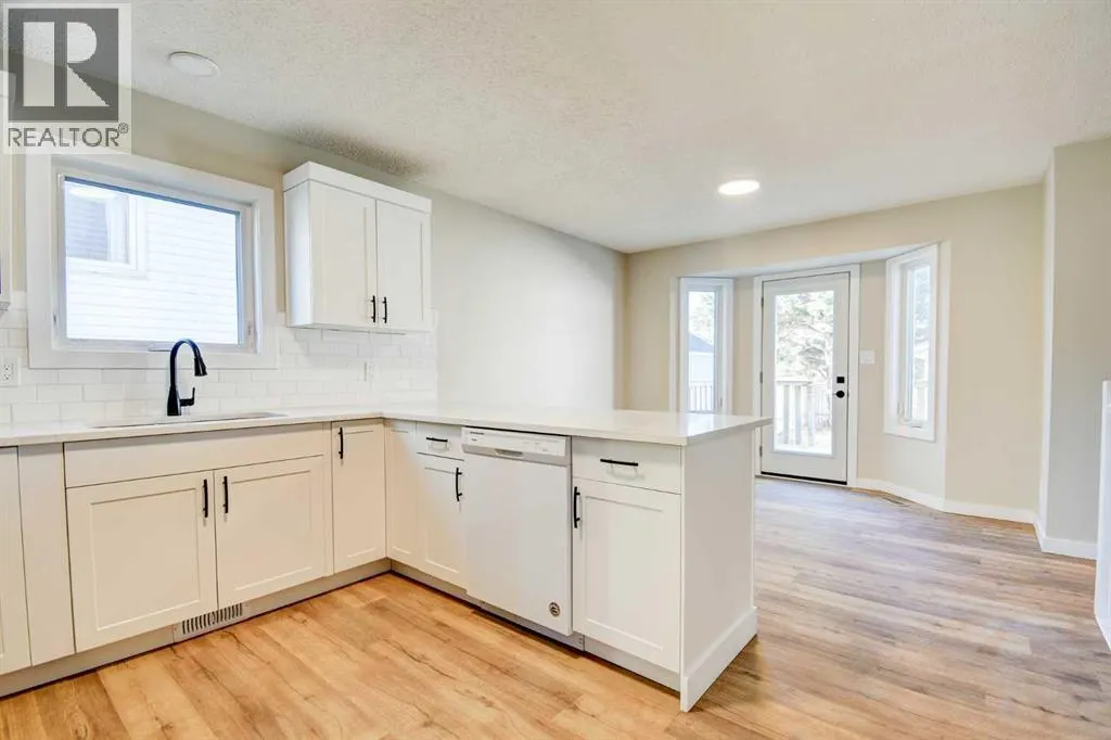 112 Dixon Crescent