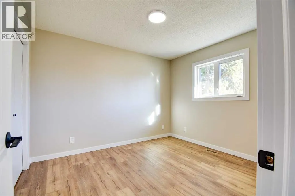 112 Dixon Crescent