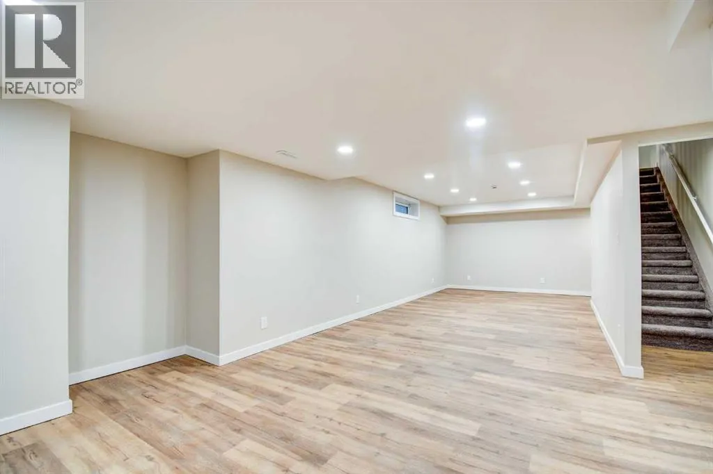112 Dixon Crescent