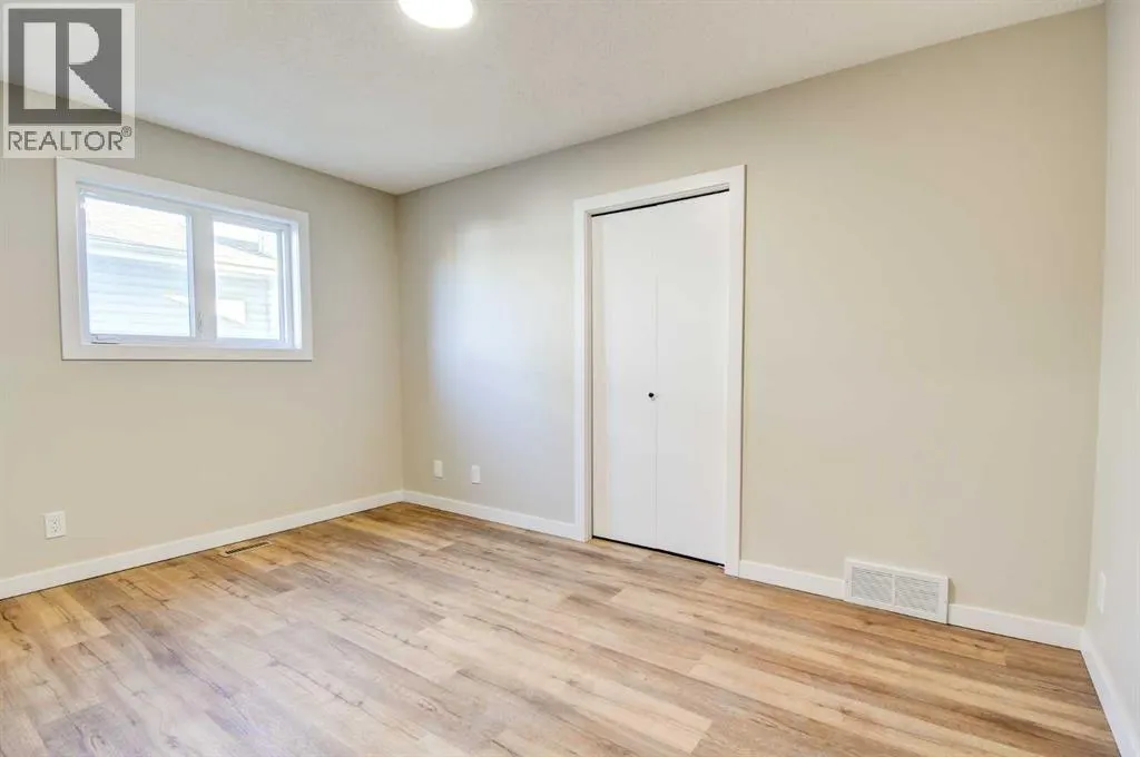112 Dixon Crescent