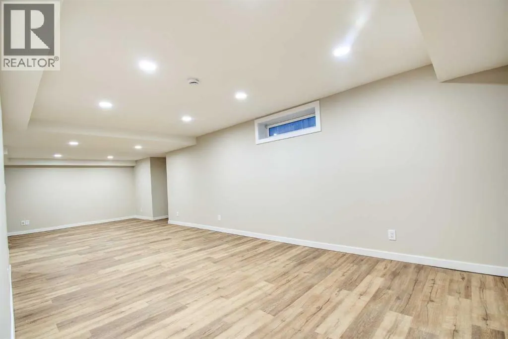 112 Dixon Crescent