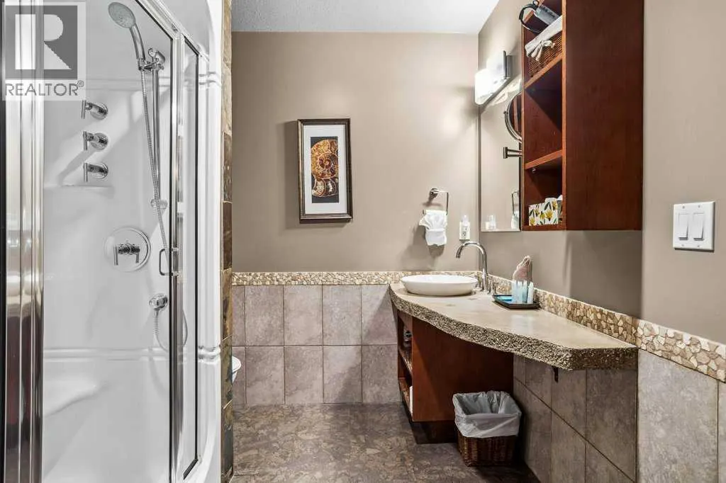 106, 173 Kananaskis Way