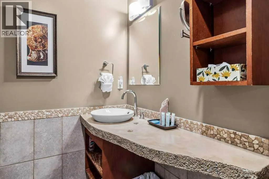 106, 173 Kananaskis Way