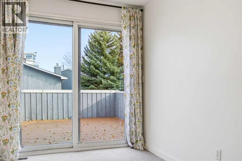 8, 803 Varsity Estates Drive NW