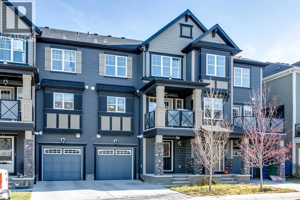 214 Hillcrest Gardens SW