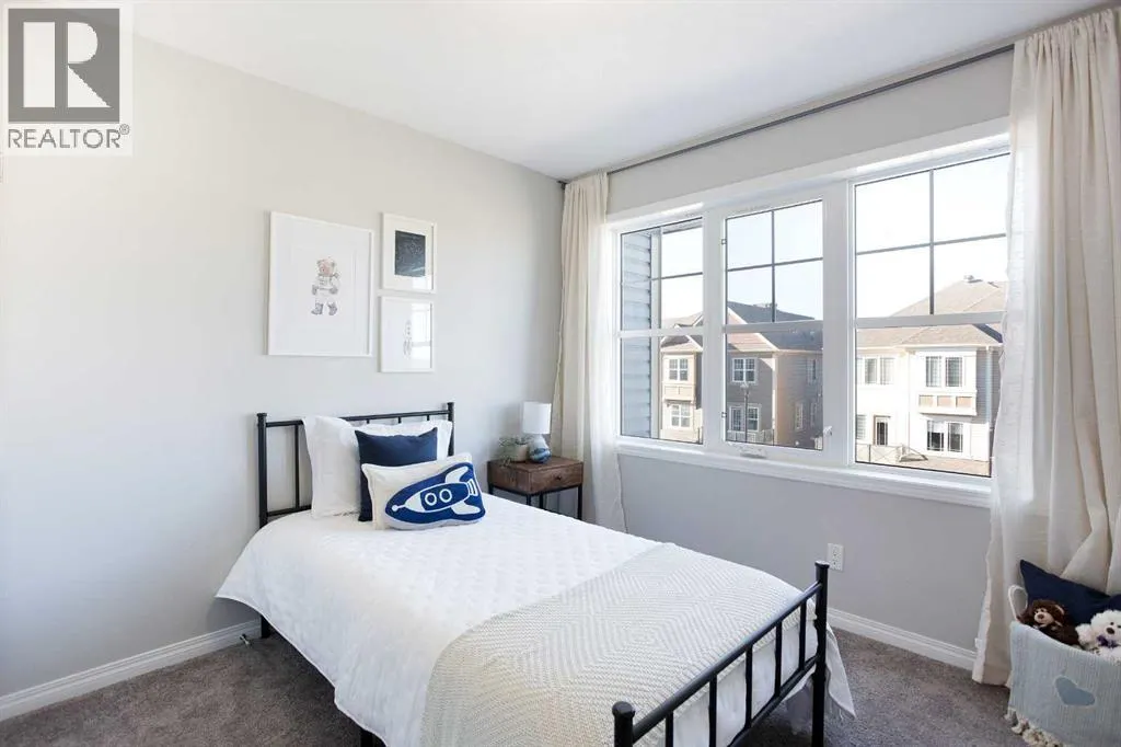 214 Hillcrest Gardens SW