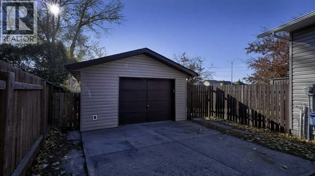 68 Marquis Place SE