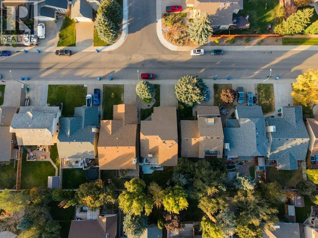43 Sherwood Boulevard W