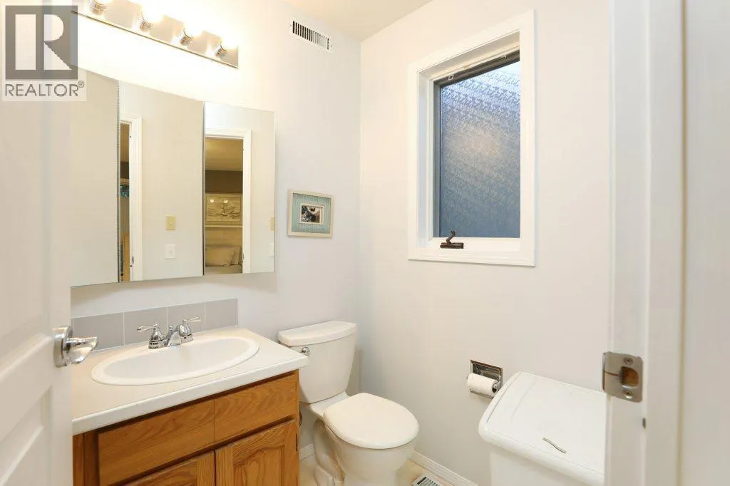 43 Sherwood Boulevard W