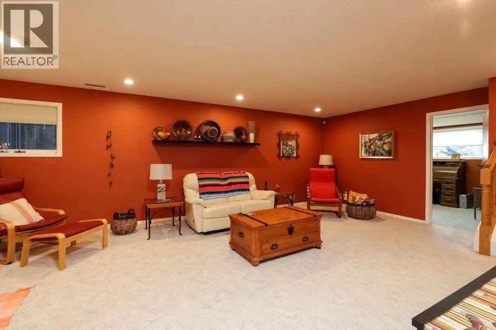 43 Sherwood Boulevard W