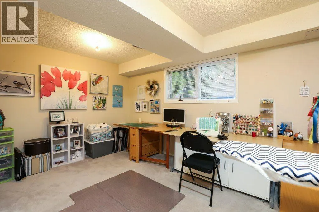 43 Sherwood Boulevard W