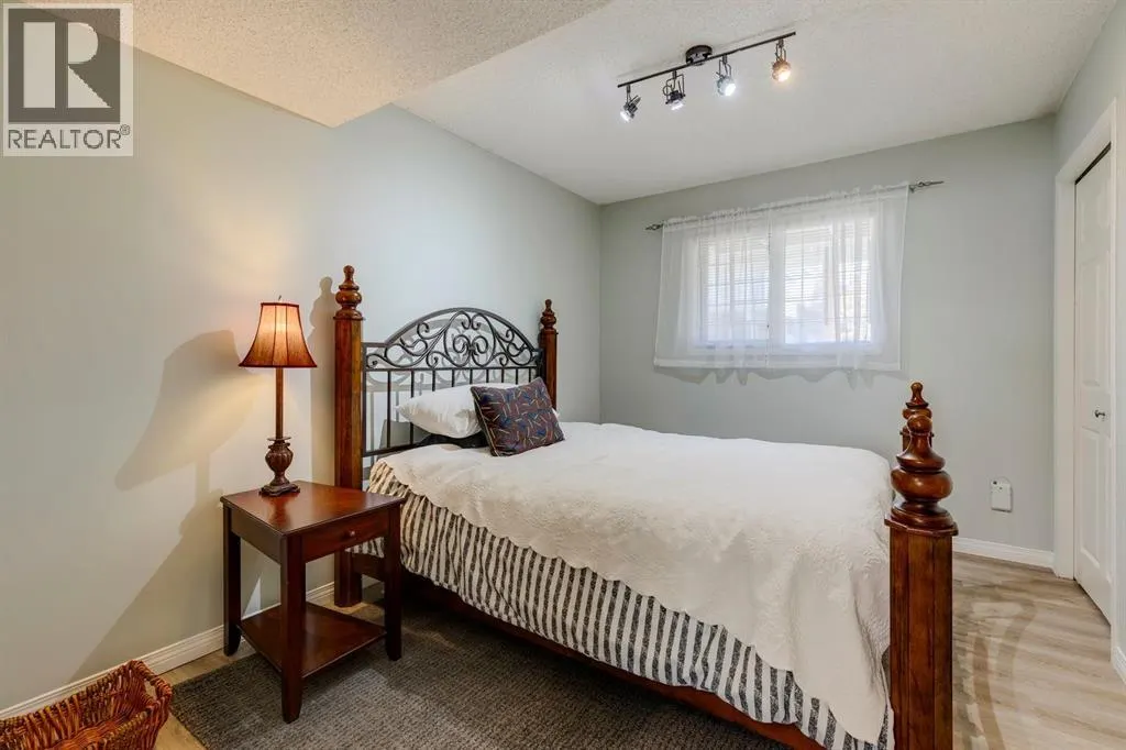 19 Sunlake Gardens SE