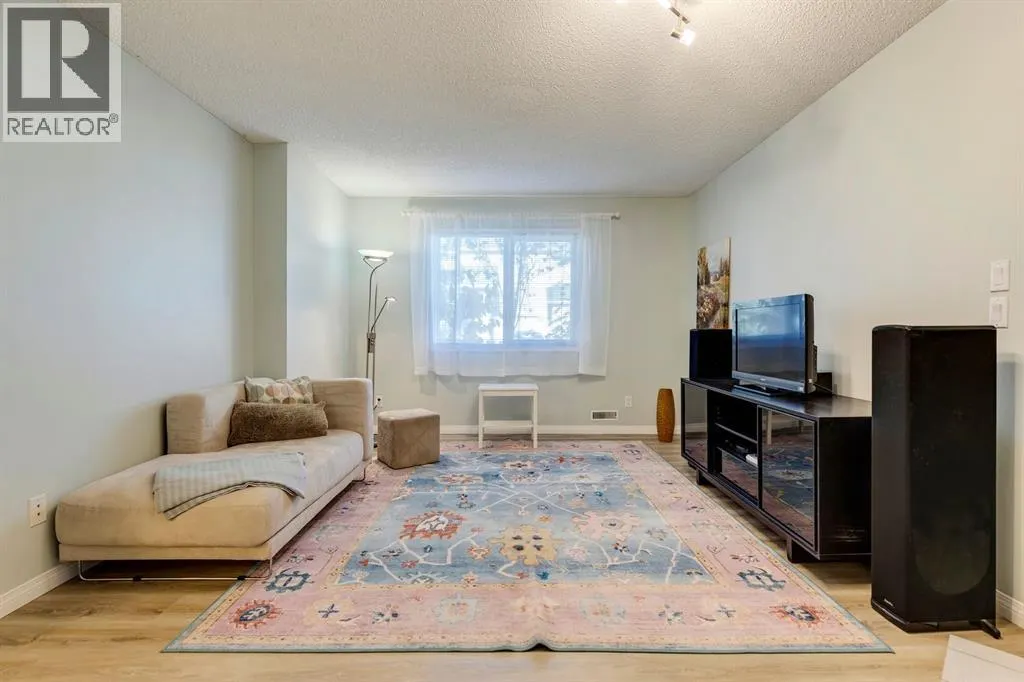 19 Sunlake Gardens SE