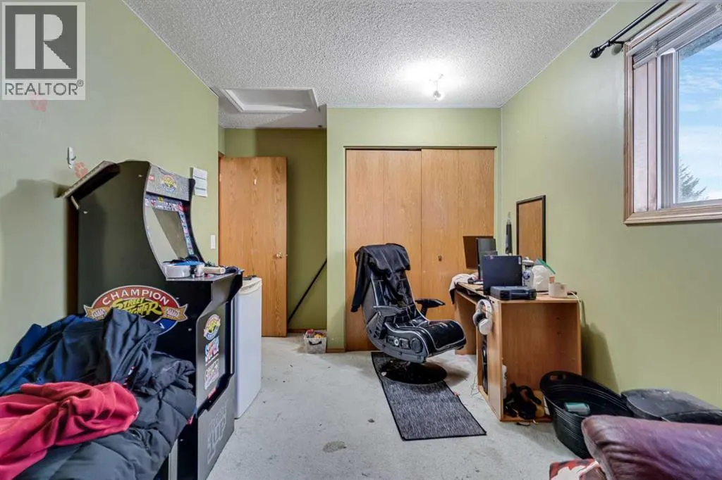 399 Sunlake Road SE