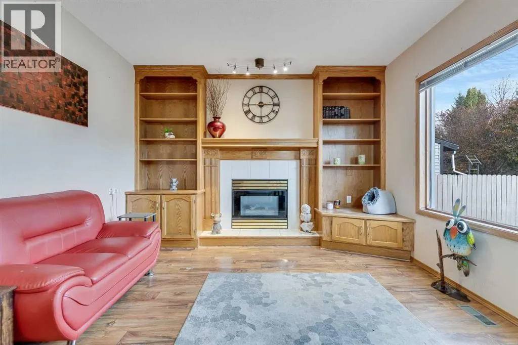 399 Sunlake Road SE