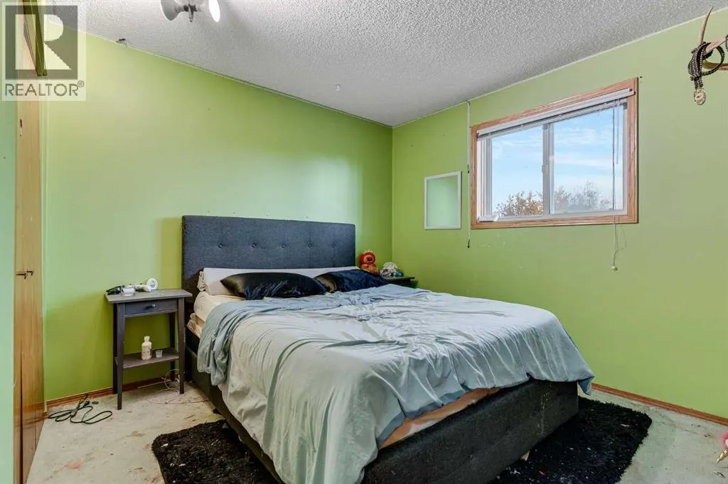 399 Sunlake Road SE