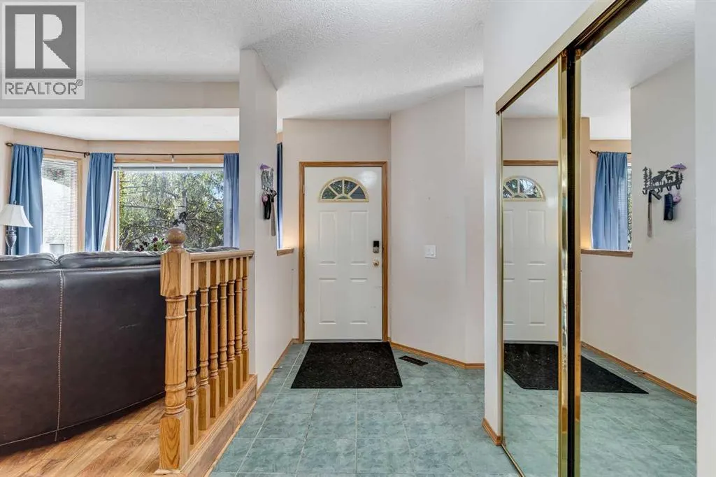 399 Sunlake Road SE