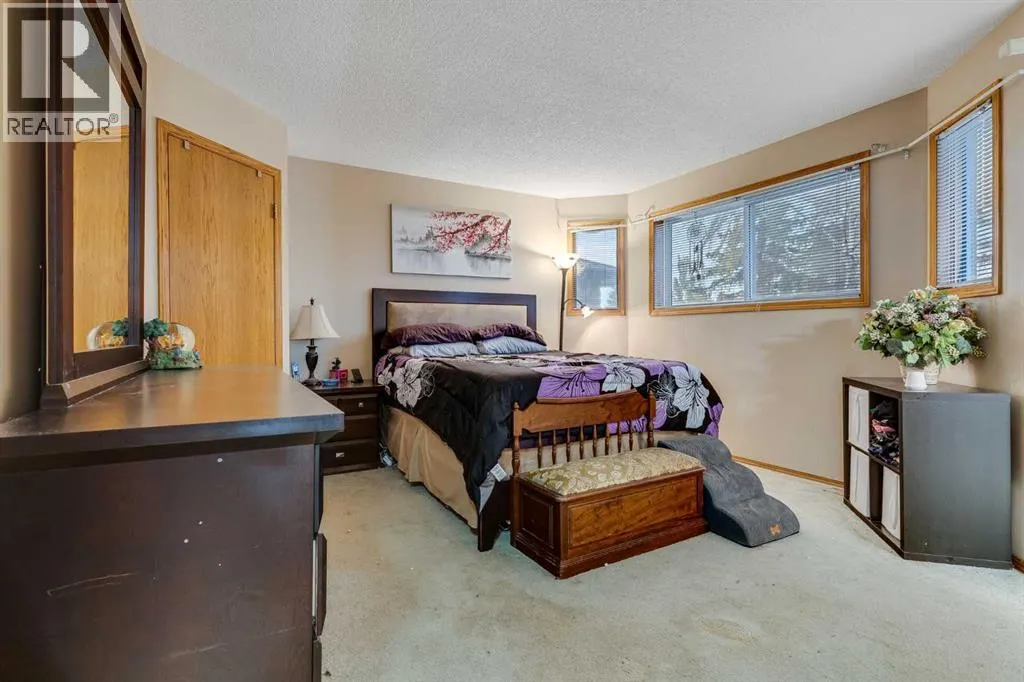 399 Sunlake Road SE
