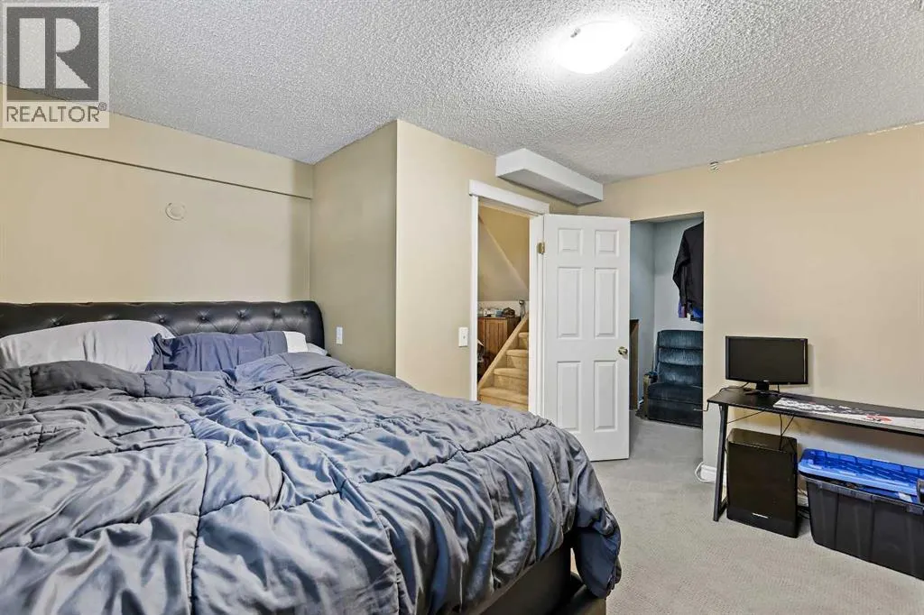 32 Millrise Crescent SW