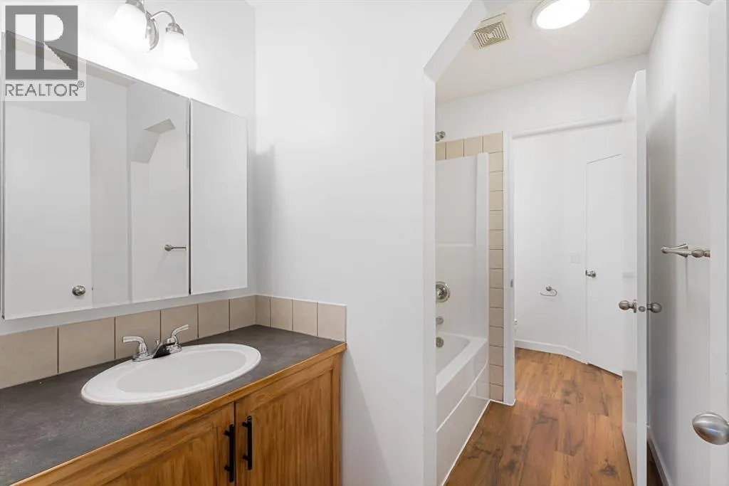 203 Prestwick Heights SE