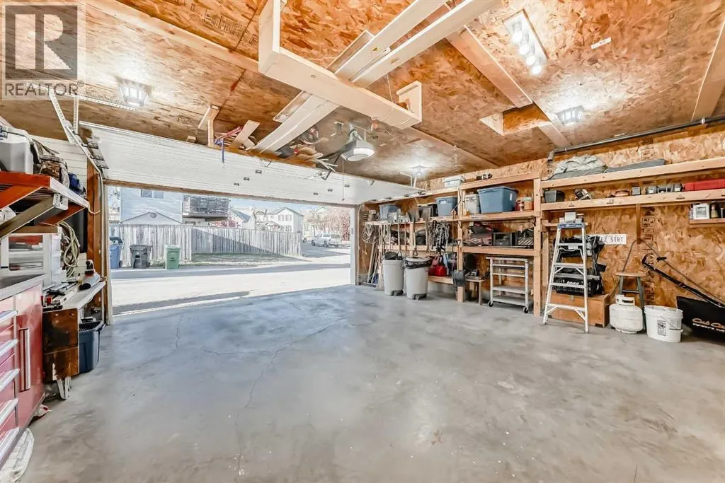 202 Copperfield Grove SE