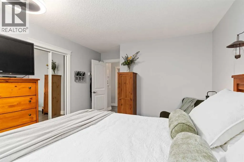 137 Bird Crescent