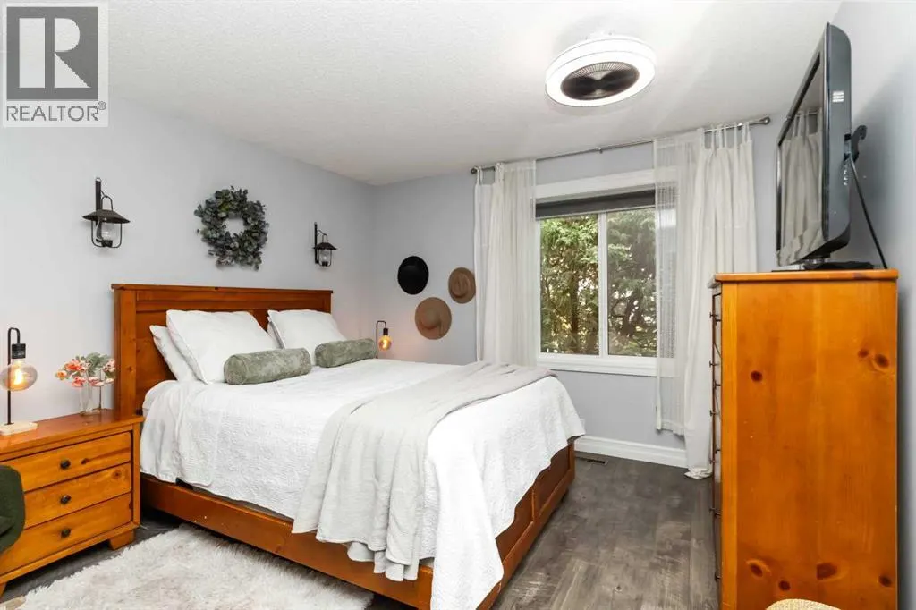 137 Bird Crescent