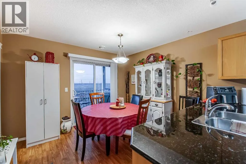 208 Northlands Pointe NE