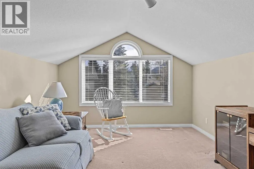 18, 164 Rundle Drive
