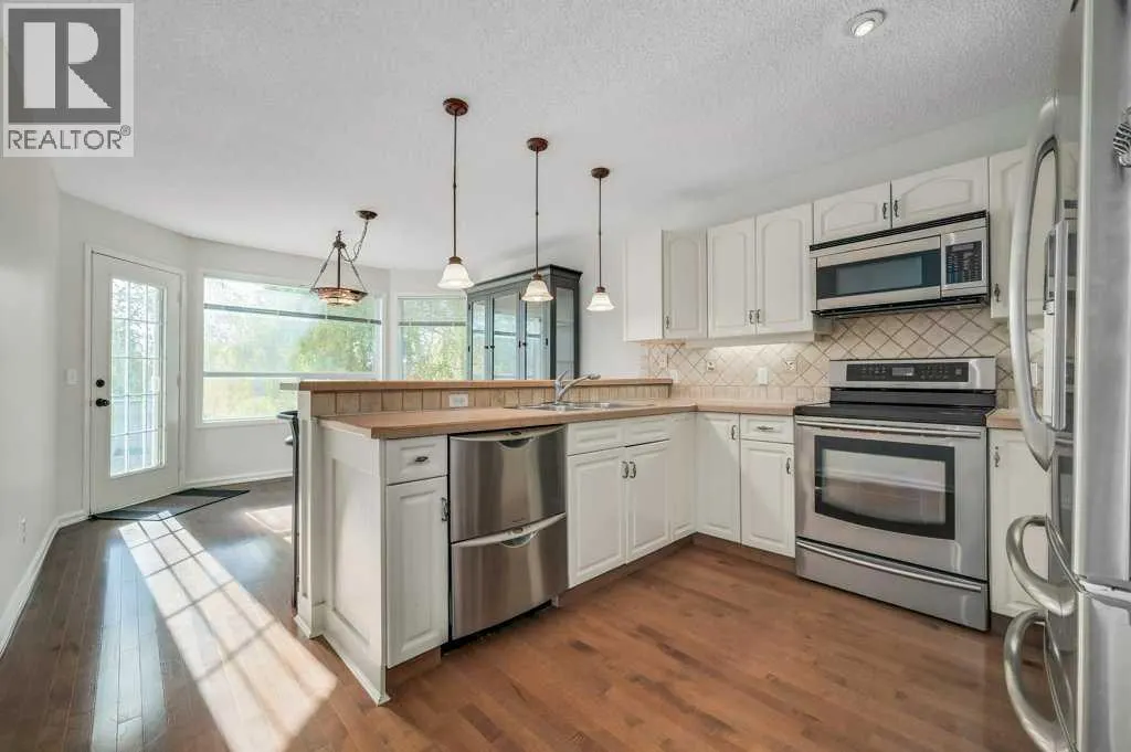 222 Diamond Court SE