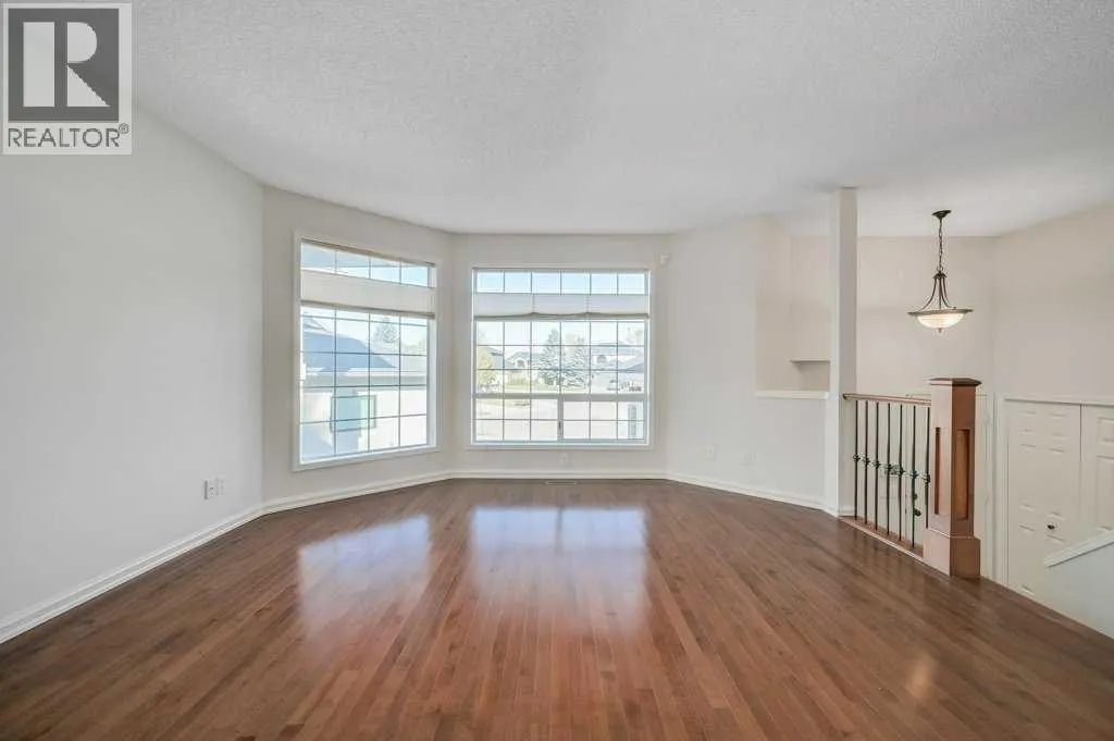 222 Diamond Court SE