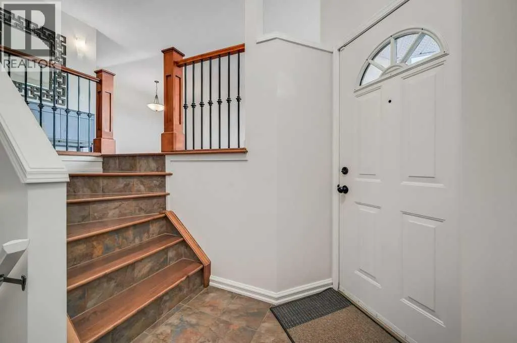 222 Diamond Court SE
