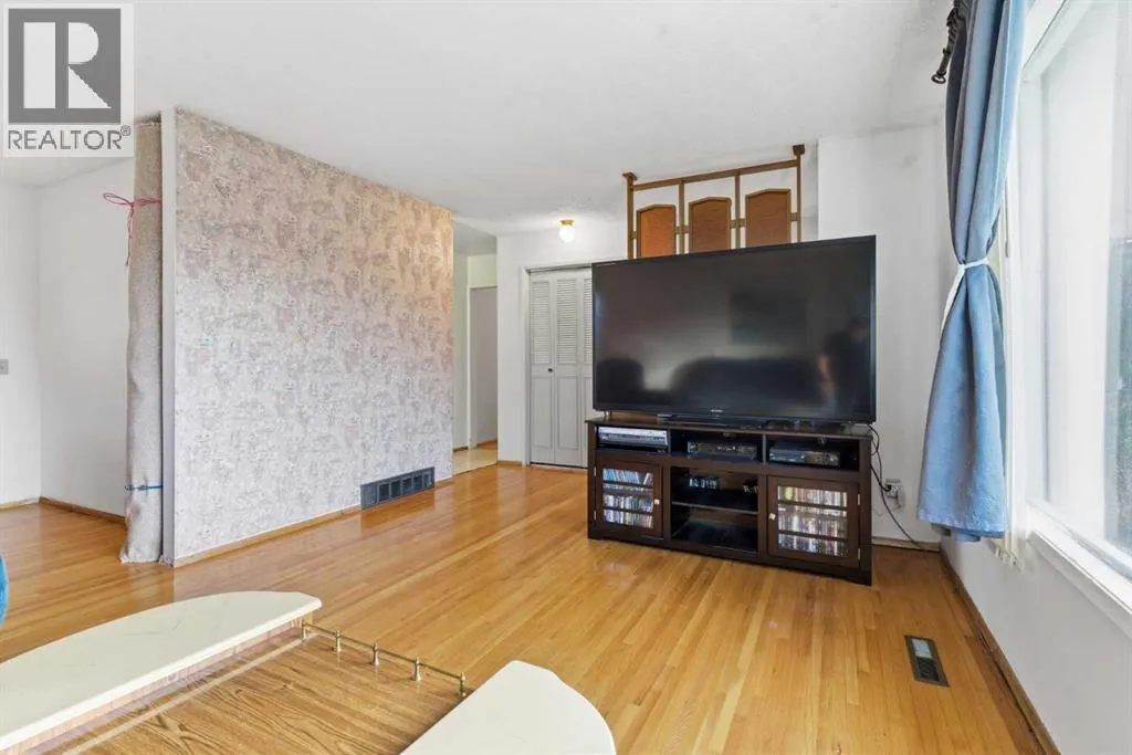 204 Martell Road NE
