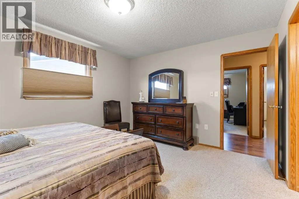 361 Sprague Way SE