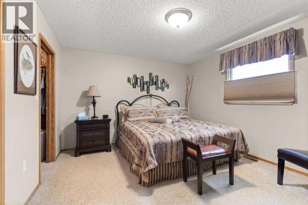 361 Sprague Way SE