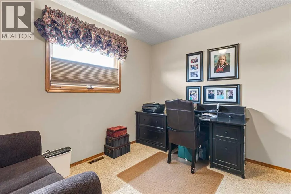 361 Sprague Way SE