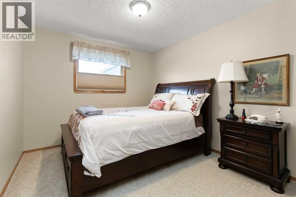 361 Sprague Way SE