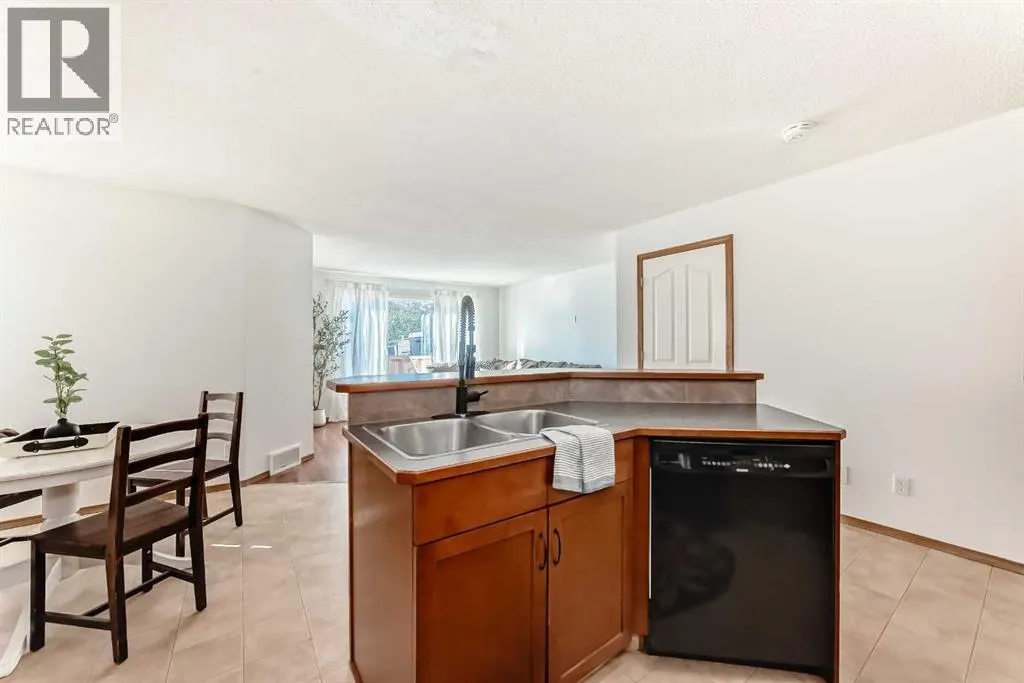 201 Cranberry Square SE