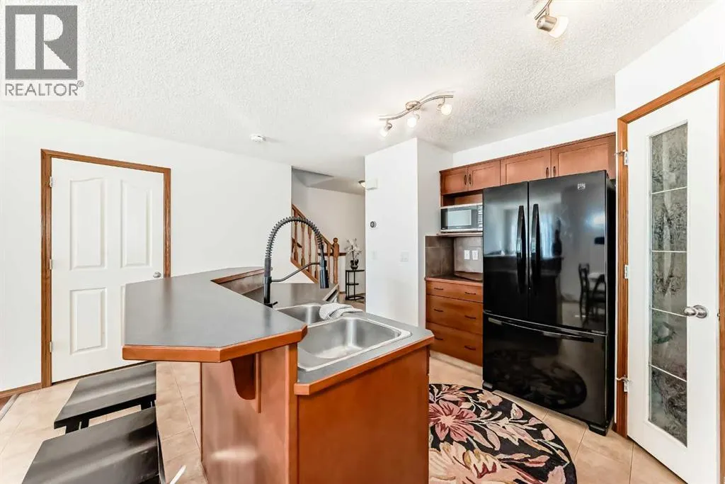 201 Cranberry Square SE