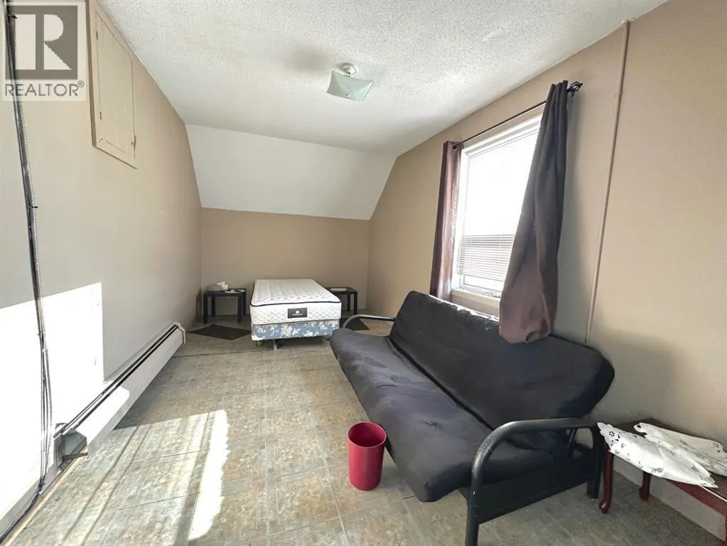 10002 100 Avenue