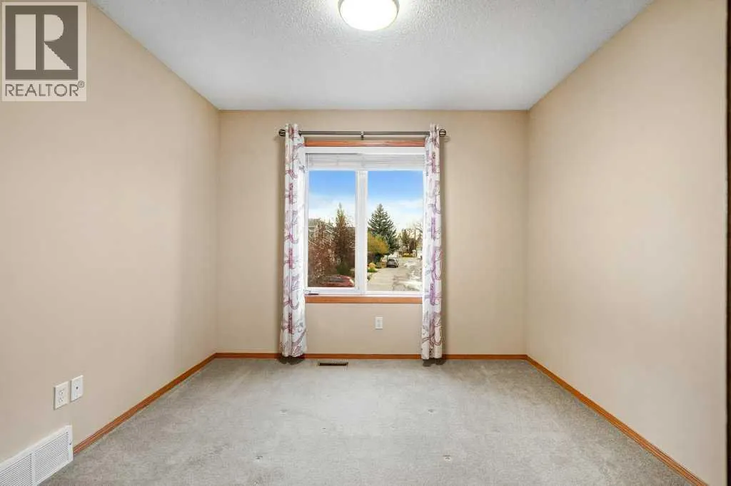 116 Sunlake Gardens SE