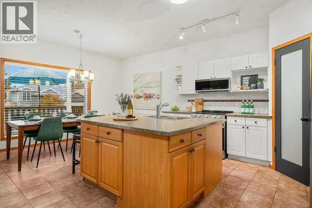 116 Sunlake Gardens SE
